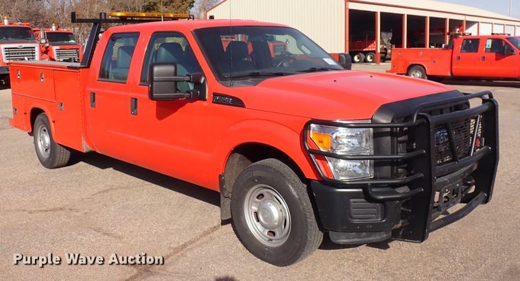 image for item DI1798 2011 Ford F250 Super Duty  Crew Cab utility bed pickup truck