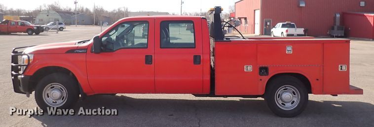 image for item DI1798 2011 Ford F250 Super Duty  Crew Cab utility bed pickup truck