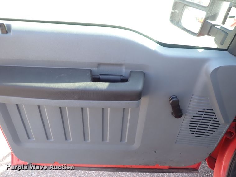 image for item DI1798 2011 Ford F250 Super Duty  Crew Cab utility bed pickup truck