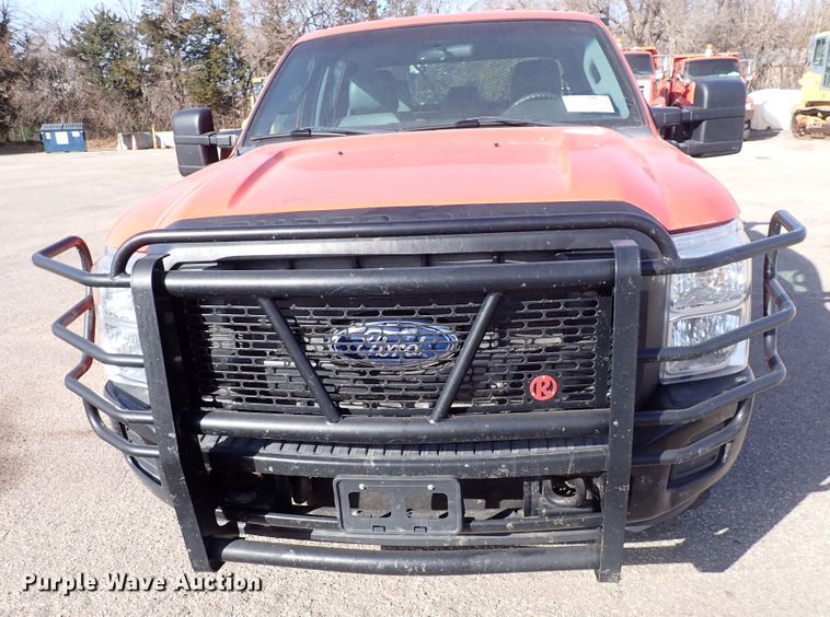 image for item DI1798 2011 Ford F250 Super Duty  Crew Cab utility bed pickup truck