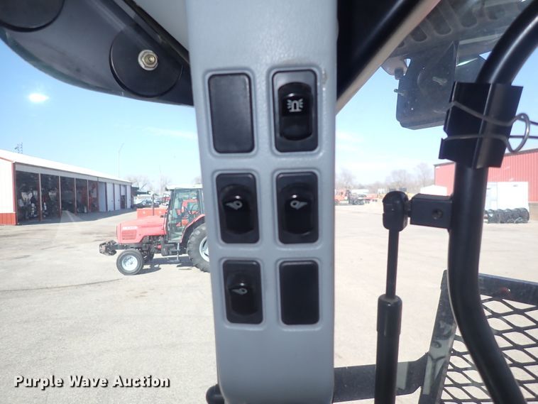 image for item DI1800 2009 New Holland T6020  tractor