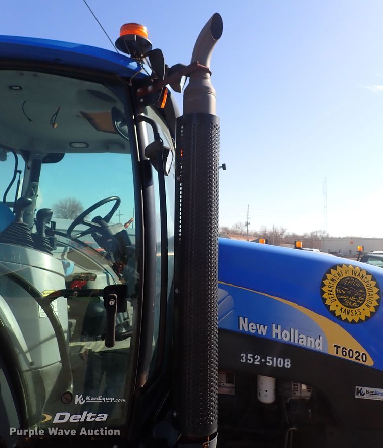 image for item DI1800 2009 New Holland T6020  tractor