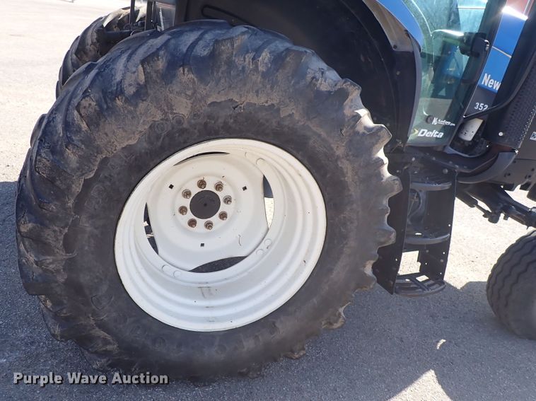 image for item DI1800 2009 New Holland T6020  tractor