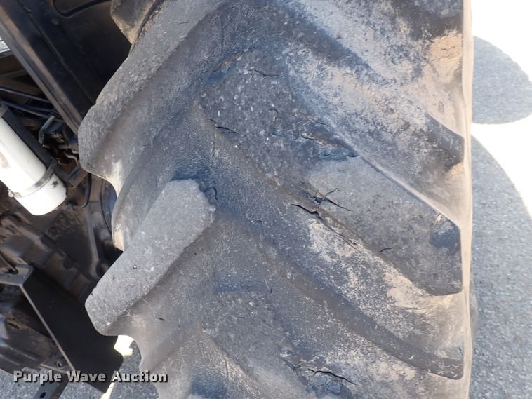 image for item DI1800 2009 New Holland T6020  tractor