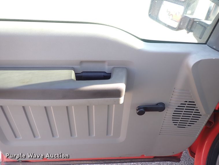 image for item DI1802 2008 Ford F250 Super Duty  utility bed pickup truck