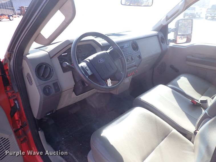 image for item DI1802 2008 Ford F250 Super Duty  utility bed pickup truck