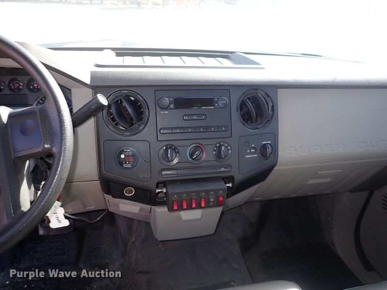 image for item DI1802 2008 Ford F250 Super Duty  utility bed pickup truck