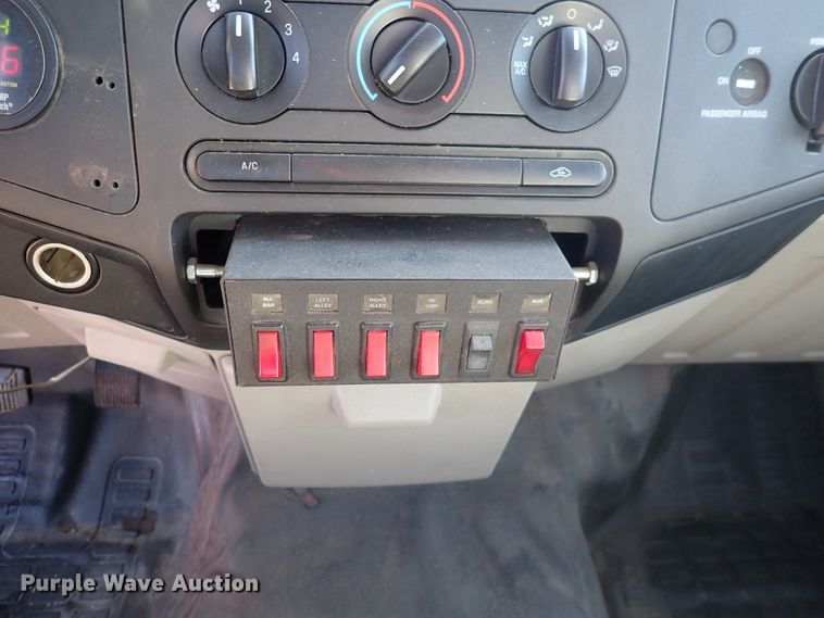 image for item DI1802 2008 Ford F250 Super Duty  utility bed pickup truck