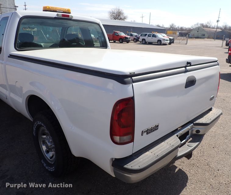 image for item DI1808 2003 Ford F250 Super Duty  SuperCab pickup truck