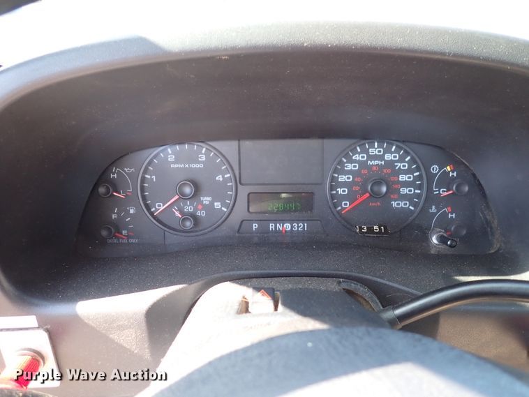 image for item DI1809 2006 Ford F250 Super Duty  utility bed pickup truck