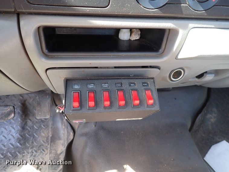 image for item DI1809 2006 Ford F250 Super Duty  utility bed pickup truck