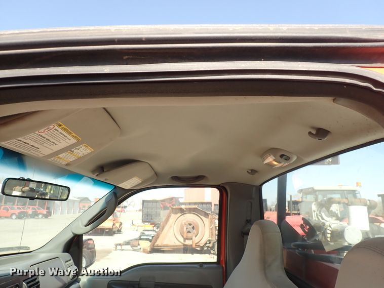 image for item DI1809 2006 Ford F250 Super Duty  utility bed pickup truck