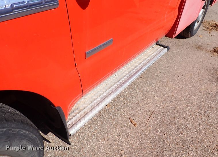 image for item DI1809 2006 Ford F250 Super Duty  utility bed pickup truck