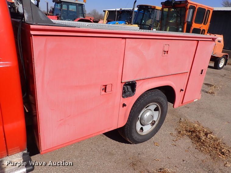 image for item DI1809 2006 Ford F250 Super Duty  utility bed pickup truck