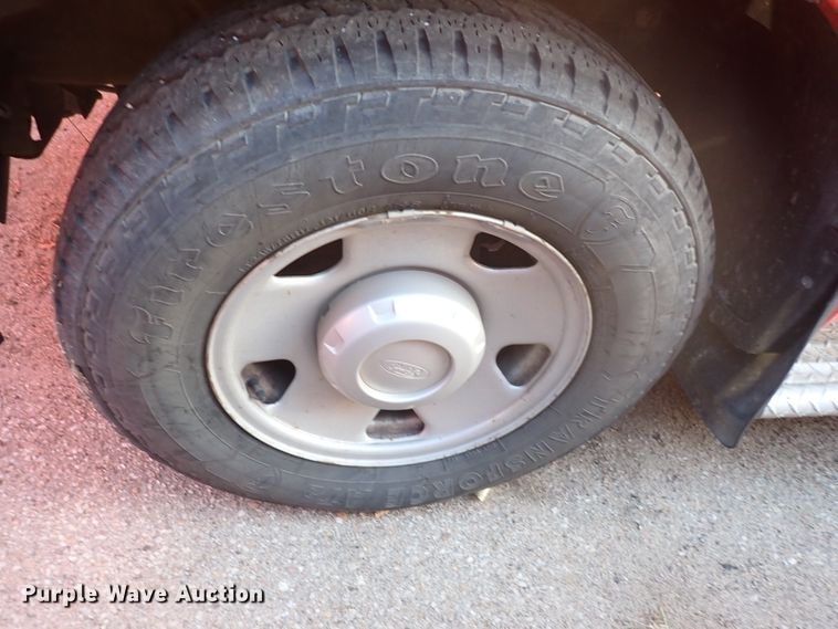 image for item DI1809 2006 Ford F250 Super Duty  utility bed pickup truck