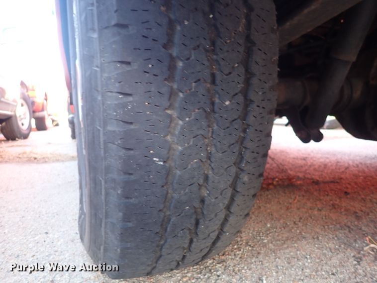 image for item DI1809 2006 Ford F250 Super Duty  utility bed pickup truck