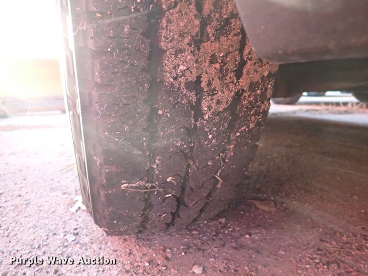 image for item DI1809 2006 Ford F250 Super Duty  utility bed pickup truck