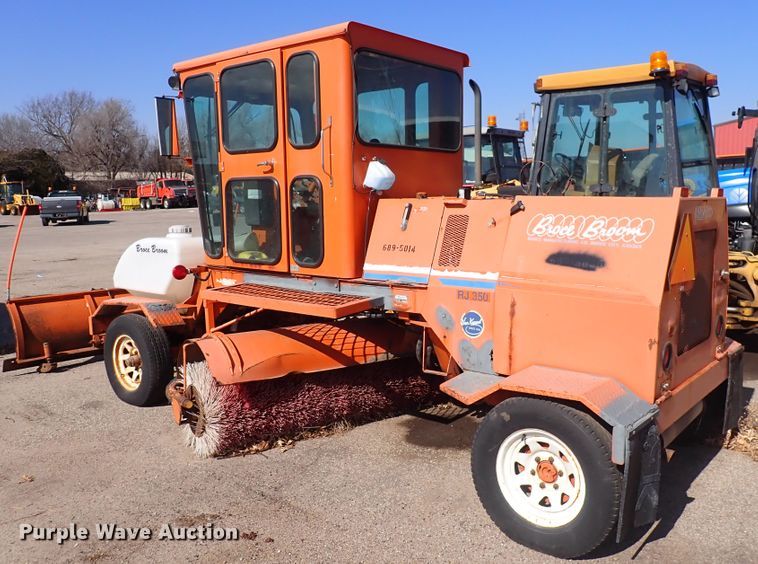 image for item DI1810 2004 Broce RJ-350  broom