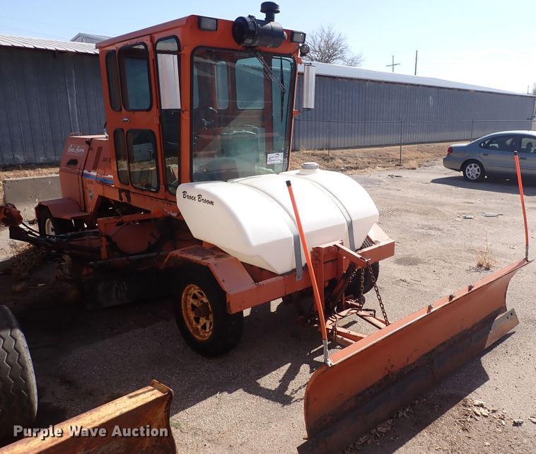 image for item DI1810 2004 Broce RJ-350  broom