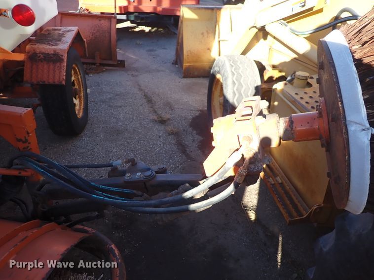 image for item DI1810 2004 Broce RJ-350  broom