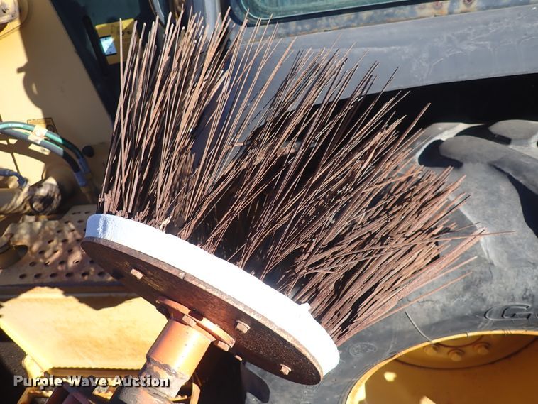 image for item DI1810 2004 Broce RJ-350  broom