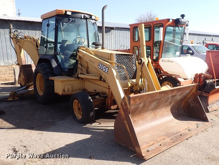 image for item DI1811 1997 John Deere 310E  backhoe