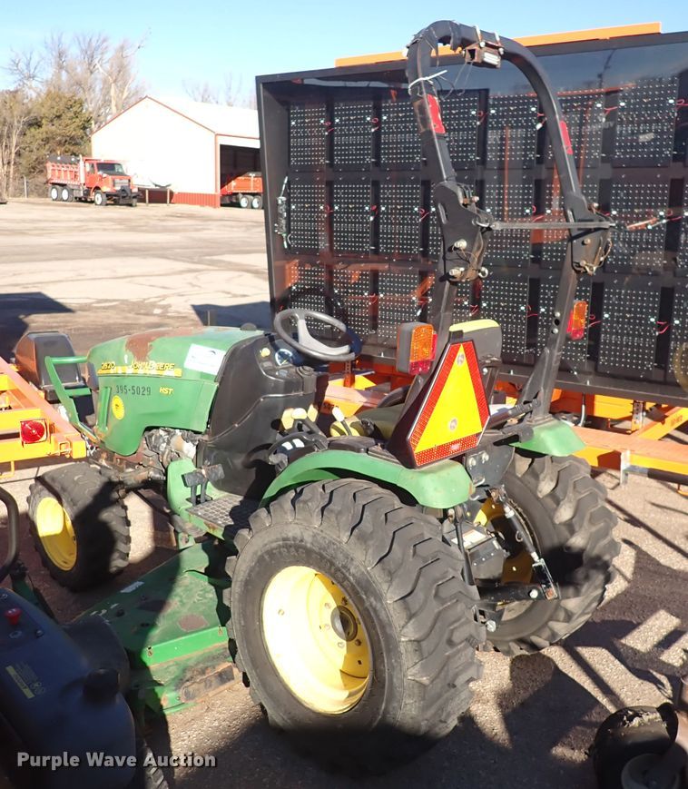 image for item DI1814 2009 John Deere 2520  MFWD tractor