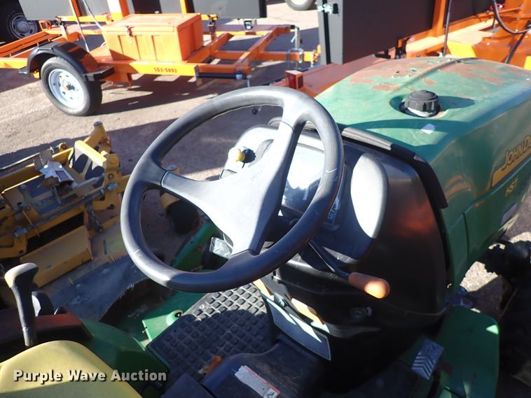 image for item DI1814 2009 John Deere 2520  MFWD tractor