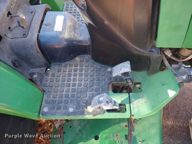 image for item DI1814 2009 John Deere 2520  MFWD tractor