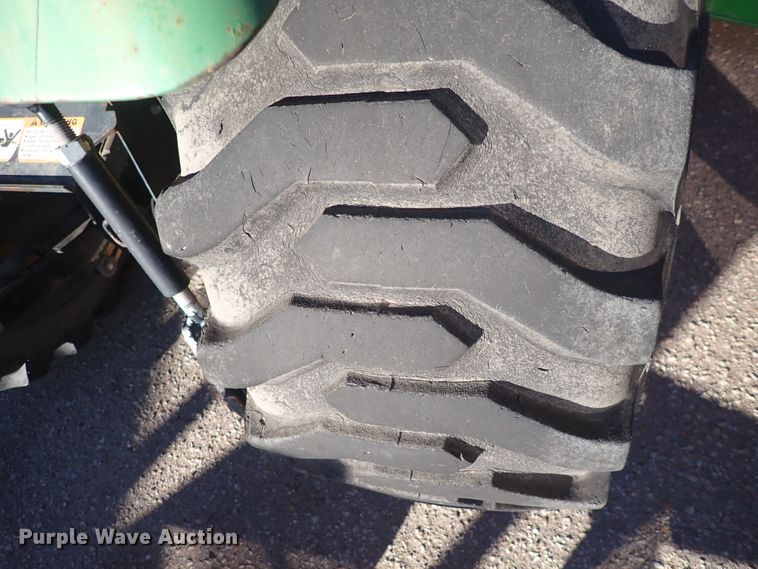 image for item DI1814 2009 John Deere 2520  MFWD tractor