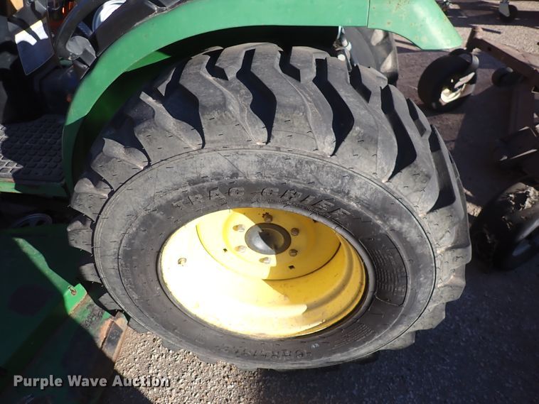 image for item DI1814 2009 John Deere 2520  MFWD tractor