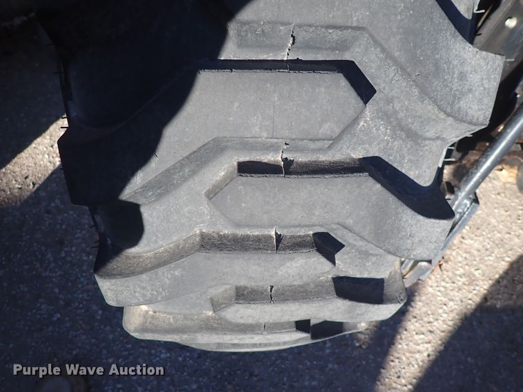 image for item DI1814 2009 John Deere 2520  MFWD tractor