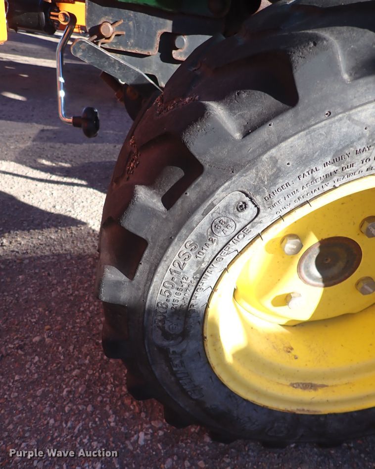 image for item DI1814 2009 John Deere 2520  MFWD tractor