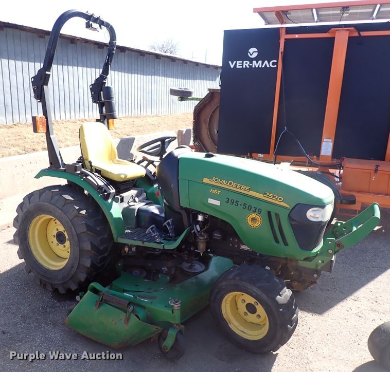 image for item DI1817 2009 John Deere 2520  MFWD tractor