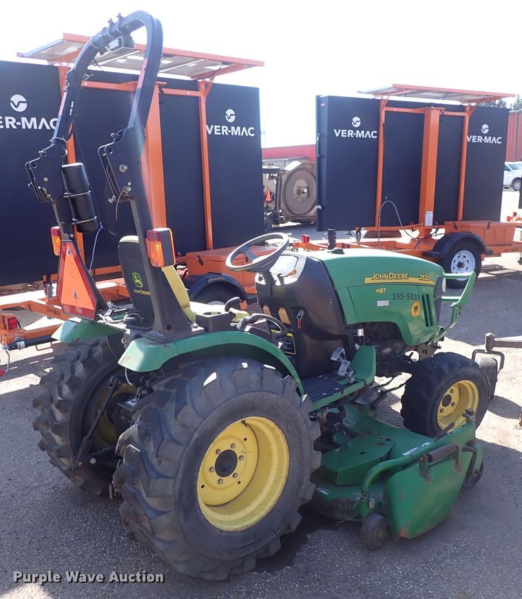 image for item DI1817 2009 John Deere 2520  MFWD tractor