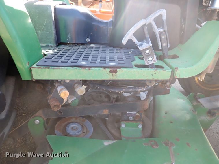 image for item DI1817 2009 John Deere 2520  MFWD tractor