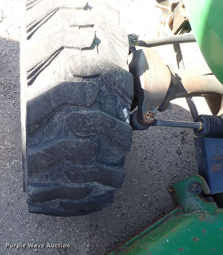 image for item DI1817 2009 John Deere 2520  MFWD tractor