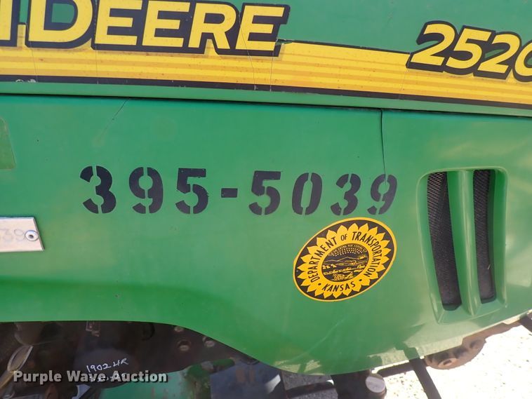 image for item DI1817 2009 John Deere 2520  MFWD tractor