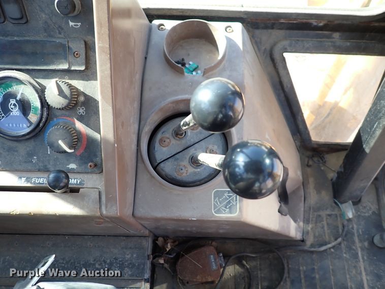 image for item DI1825 1998 John Deere 310E  backhoe