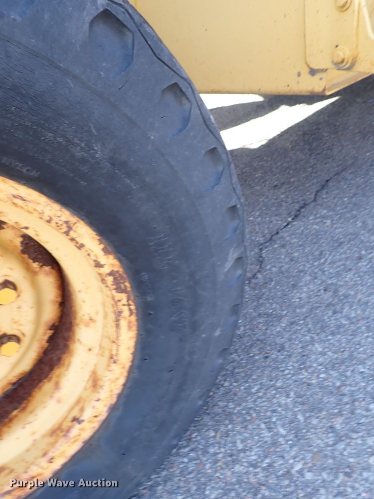 image for item DI1825 1998 John Deere 310E  backhoe