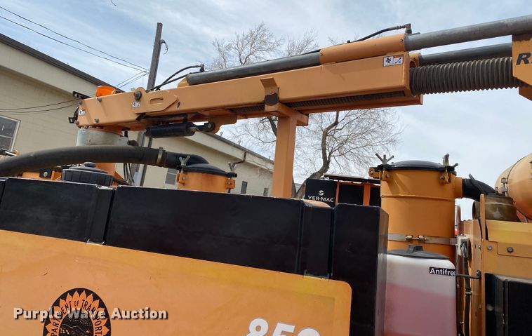 image for item DM8303 2012 Ring-o-matic 850  vacuum excavator