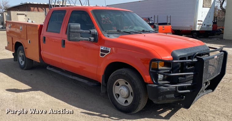 image for item DM8304 2009 Ford F250 Super Duty  Crew Cab utility bed pickup truck