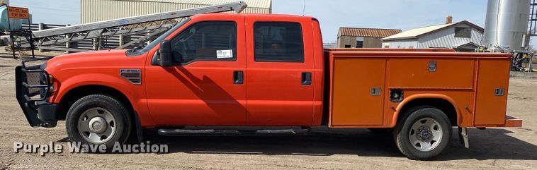 image for item DM8304 2009 Ford F250 Super Duty  Crew Cab utility bed pickup truck