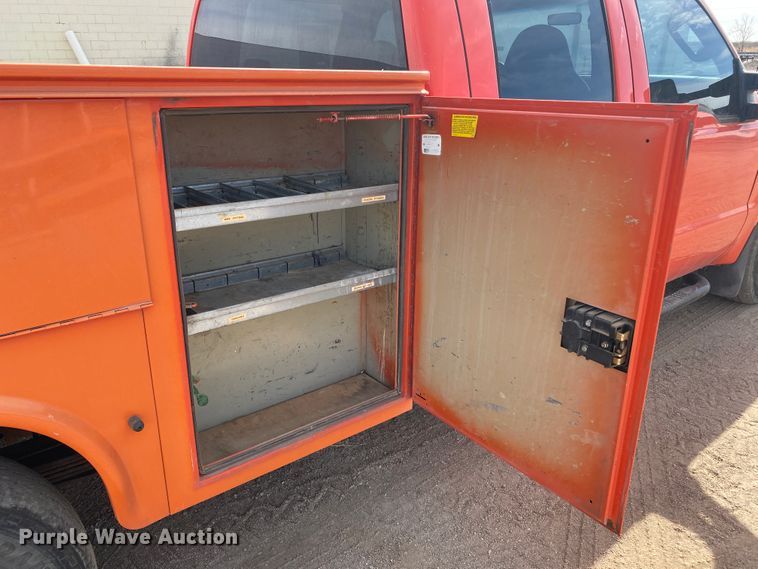 image for item DM8304 2009 Ford F250 Super Duty  Crew Cab utility bed pickup truck