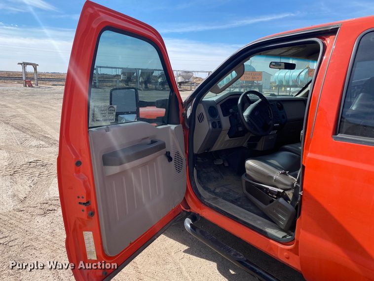 image for item DM8304 2009 Ford F250 Super Duty  Crew Cab utility bed pickup truck