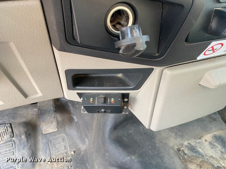 image for item DM8304 2009 Ford F250 Super Duty  Crew Cab utility bed pickup truck