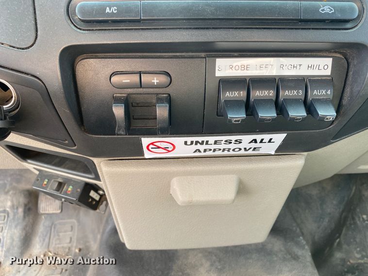 image for item DM8304 2009 Ford F250 Super Duty  Crew Cab utility bed pickup truck