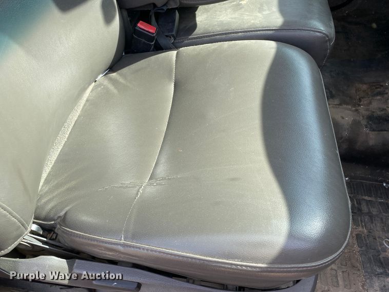 image for item DM8304 2009 Ford F250 Super Duty  Crew Cab utility bed pickup truck