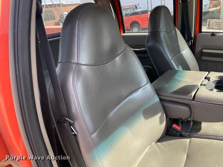 image for item DM8304 2009 Ford F250 Super Duty  Crew Cab utility bed pickup truck