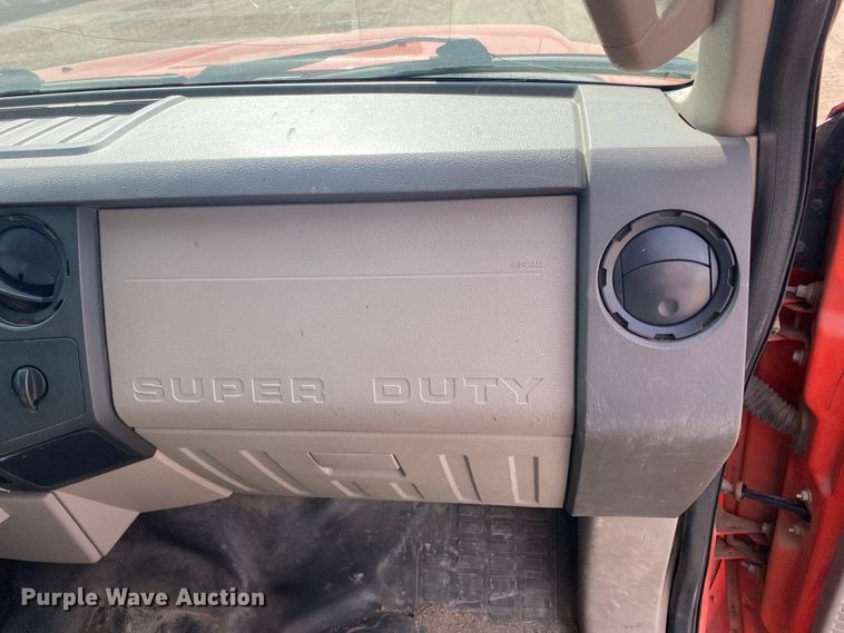 image for item DM8304 2009 Ford F250 Super Duty  Crew Cab utility bed pickup truck